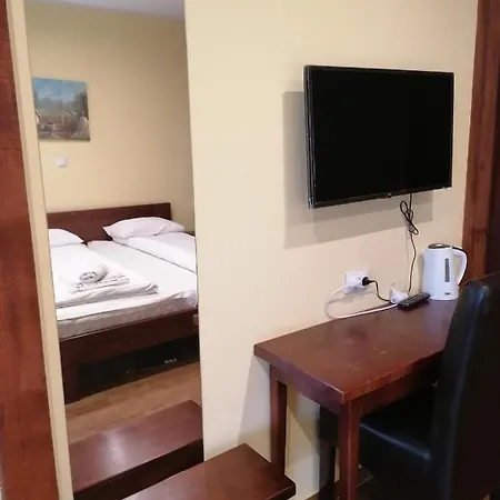 Salas Farma 47-miris Dunja Bed & Breakfast Cenej