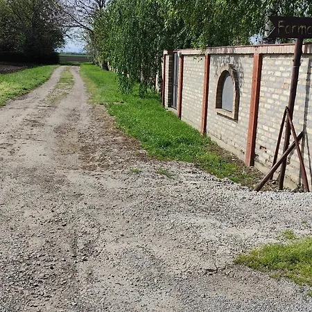 Salas Farma 47-miris Dunja 4* Cenej