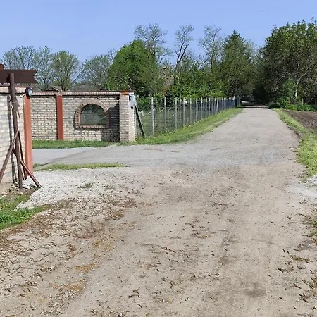 Salas Farma 47-miris Dunja 4* Cenej