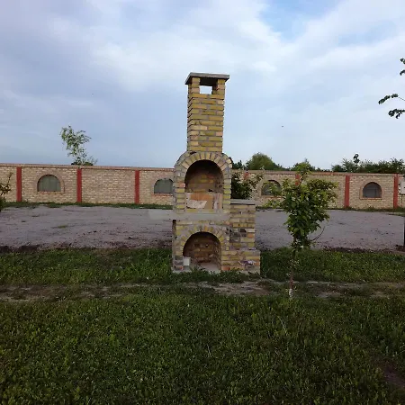 Salas Farma 47-miris Dunja Bed & Breakfast Cenej