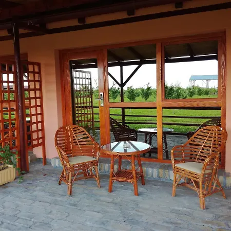 Salas Farma 47-miris Dunja Bed & Breakfast Cenej