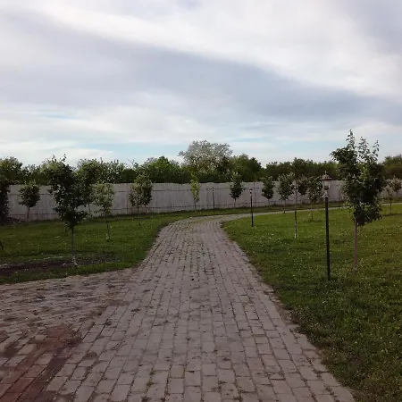 Salas Farma 47-miris Dunja Bed & Breakfast 4*