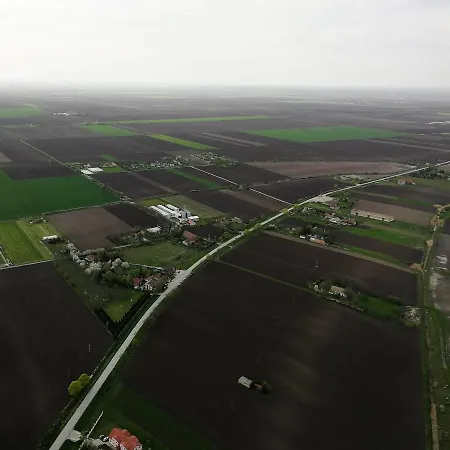 Salas Farma 47-miris Dunja krevet i doručak