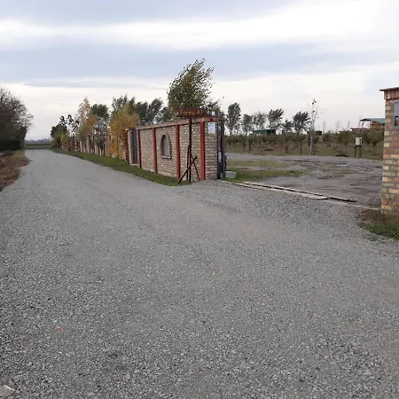 krevet i doručak Salas Farma 47-miris Dunja 4*